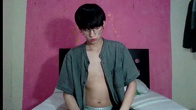 Snapshot of seung_vinblue chatting on 12.04.24 seung vinblue online show from 12.04.24