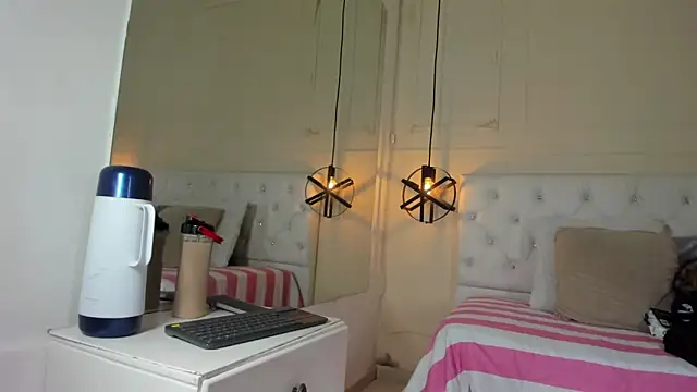 Slut Milf  online show from 12.21.24