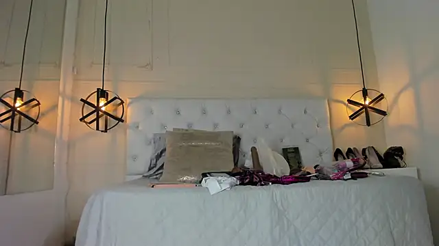 Slut Milf  online show from 01.09.25