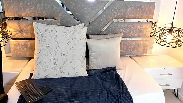 Slut Milf  online show from 07.01.26