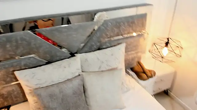 Slut Milf  online show from 07.18.26
