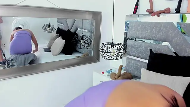 Slut Milf  online show from 08.04.26