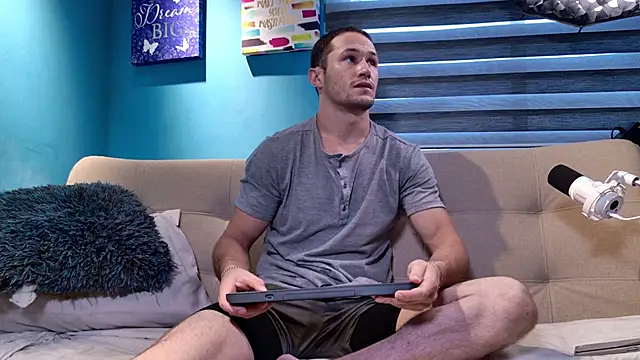 Snapshot of AxelFairchaild chatting on 09.10.25 AxelFairchaild online show from 09.10.25