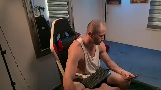 Snapshot of AxelFairchaild chatting on 07.23.26 AxelFairchaild online show from 07.23.26