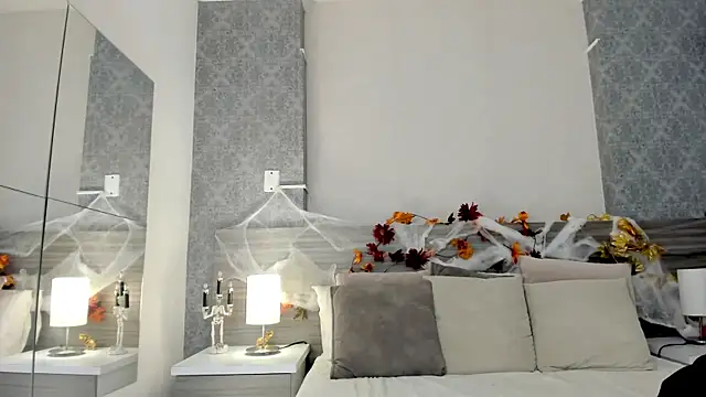 Snapshot of Mistyca chatting on 10.28.25 Mistyca online show from 10.28.25