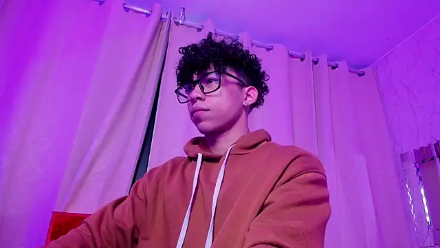 AkazaBoy  online show from 12.18.25