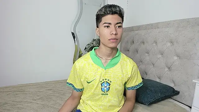 Snapshot of Mark_Lam05 chatting on 12.07.24 Mark Lam05 online show from 12.07.24