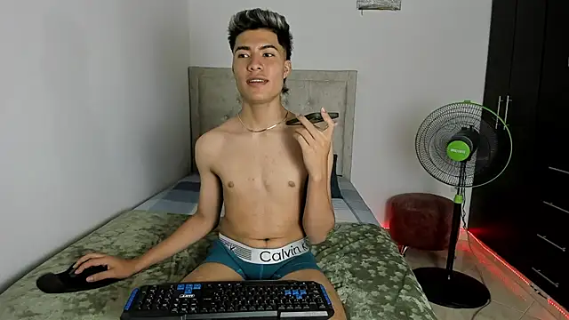 Snapshot of Mark_Lam05 chatting on 12.24.24 Mark Lam05 online show from 12.24.24