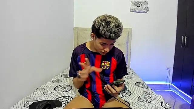 Snapshot of Mark_Lam05 chatting on 01.08.25 Mark Lam05 online show from 01.08.25