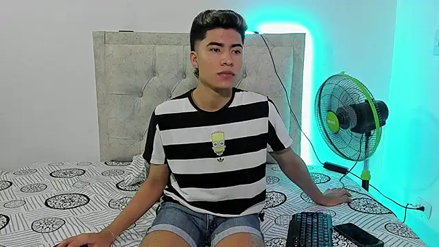 Snapshot of Mark_Lam05 chatting on 01.21.25 Mark Lam05 online show from 01.21.25