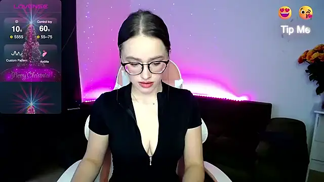 Snapshot of Emillias chatting on 01.17.25 Emillias online show from 01.17.25