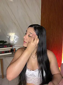 Snapshot of floriamANDjazmin chatting on 05.15.26 floriamANDjazmin online show from 05.15.26