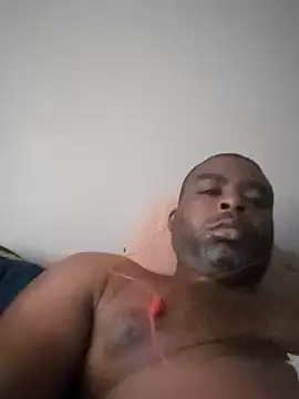 Snapshot of SLOWSTRO chatting on 12.13.24 SLOWSTRO online show from 12.13.24