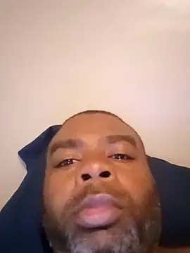 Snapshot of SLOWSTRO chatting on 12.14.24 SLOWSTRO online show from 12.14.24