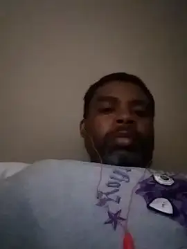 Snapshot of SLOWSTRO chatting on 01.30.25 SLOWSTRO online show from 01.30.25