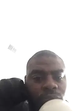 Snapshot of SLOWSTRO chatting on 03.16.25 SLOWSTRO online show from 03.16.25