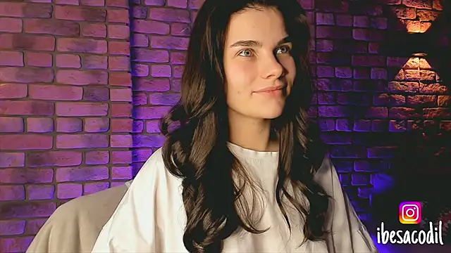 Snapshot of adriana_allien chatting on 01.19.25 adriana allien online show from 01.19.25