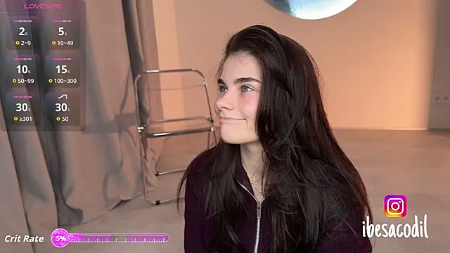 Snapshot of adriana_allien chatting on 04.04.26 adriana allien online show from 04.04.26