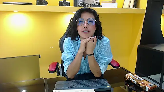 Snapshot of LeeThompson_ chatting on 12.19.24 LeeThompson  online show from 12.19.24