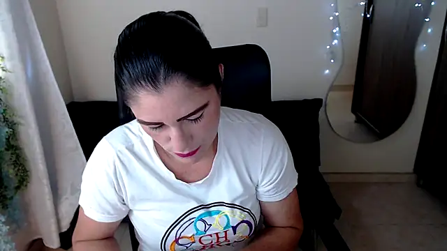 LUCY LI online show from 12.06.24