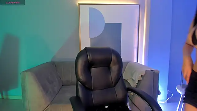 MaddisonLowe online show from 10.07.25