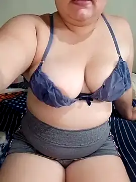 Snapshot of Kiara_Anjo22 chatting on 12.05.24 Kiara Anjo22 online show from 12.05.24