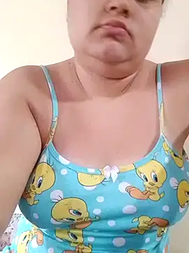 Snapshot of Kiara_Anjo22 chatting on 12.22.24 Kiara Anjo22 online show from 12.22.24