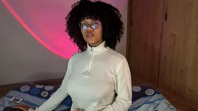 Snapshot of Ale_xandra chatting on 06.17.26 Ale xandra online show from 06.17.26