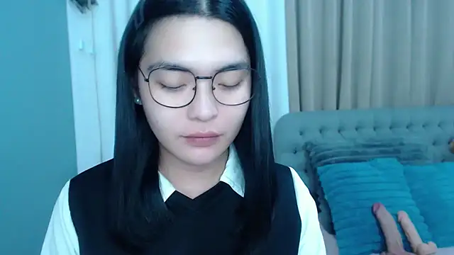 Snapshot of zhaviahale21 chatting on 10.26.25 zhaviahale21 online show from 10.26.25