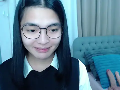 Snapshot of zhaviahale21 chatting on 10.28.25 zhaviahale21 online show from 10.28.25