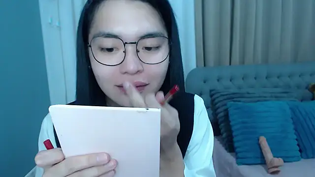Snapshot of zhaviahale21 chatting on 10.29.25 zhaviahale21 online show from 10.29.25