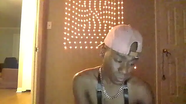 Snapshot of PETER-RABIT chatting on 12.12.24 PETER-RABIT online show from 12.12.24