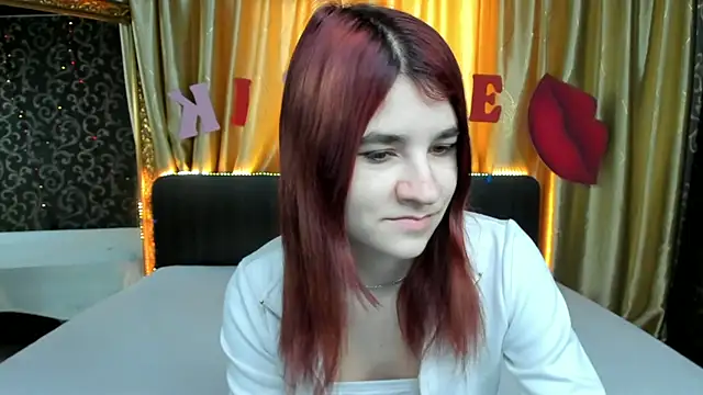  Polly Love  online show from 02.18.25