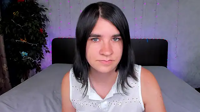  Polly Love  online show from 09.09.25