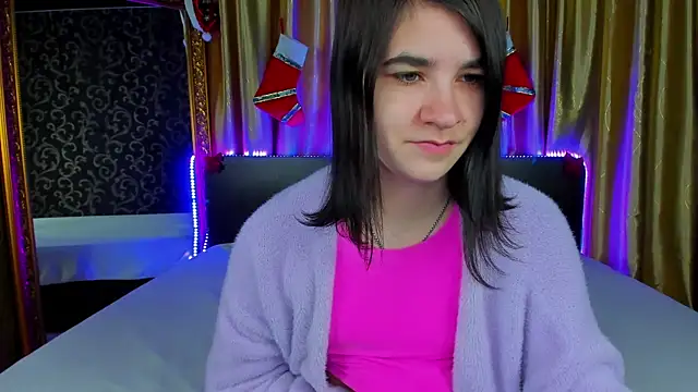  Polly Love  online show from 12.17.25