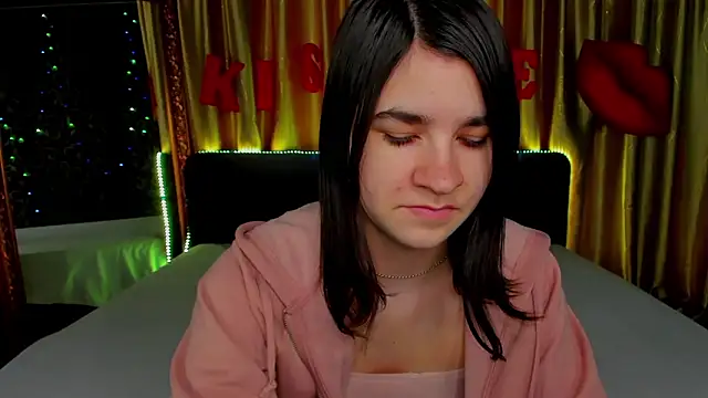  Polly Love  online show from 02.20.26