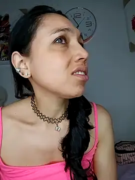 KimPielCanela online show from 01.24.25