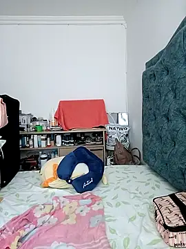 KimPielCanela online show from 01.31.25