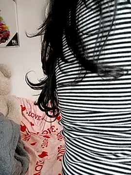 KimPielCanela online show from 02.18.25