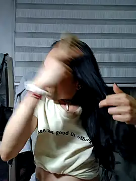 KimPielCanela online show from 09.23.25