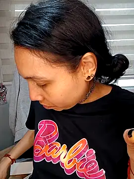 KimPielCanela online show from 10.14.25