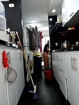 KimPielCanela online show from 10.27.25