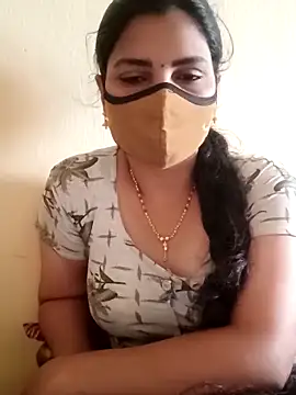 Snapshot of yourtamilcouple chatting on 03.04.25 yourtamilcouple online show from 03.04.25