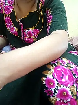 Snapshot of yourtamilcouple chatting on 09.13.25 yourtamilcouple online show from 09.13.25