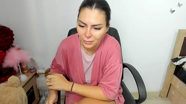 Snapshot of kilenyapatrice chatting on 07.28.26 kilenyapatrice online show from 07.28.26