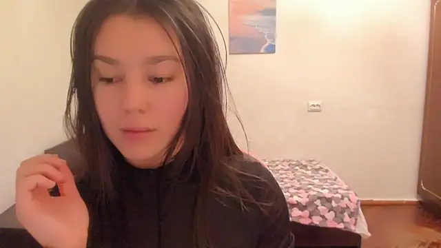 Snapshot of LunaXmii chatting on 02.28.25 LunaXmii online show from 02.28.25