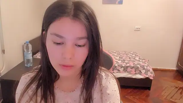 Snapshot of LunaXmii chatting on 03.16.25 LunaXmii online show from 03.16.25