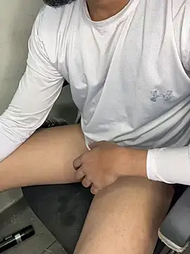 Snapshot of sexyboy09 chatting on 12.12.24 sexyboy09 online show from 12.12.24