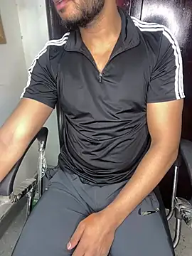 Snapshot of sexyboy09 chatting on 12.17.24 sexyboy09 online show from 12.17.24