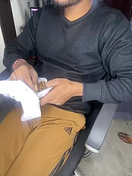 Snapshot of sexyboy09 chatting on 12.19.24 sexyboy09 online show from 12.19.24